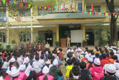 Trường Tiểu học Phổ phong phối hợp với Công an huyện Đức Phổ và xã đoàn Phổ Phong tổ chức tuyên truyền luật ATGT và luật về chăm sóc, bảo vệ trẻ em