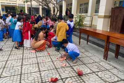 🎉🐷 LIÊN ĐỘI TỔ CHỨC HOẠT ĐỘNG “ĐẬP HEO ĐẤT – TRAO TẾT YÊU THƯƠNG” 🌼🎁